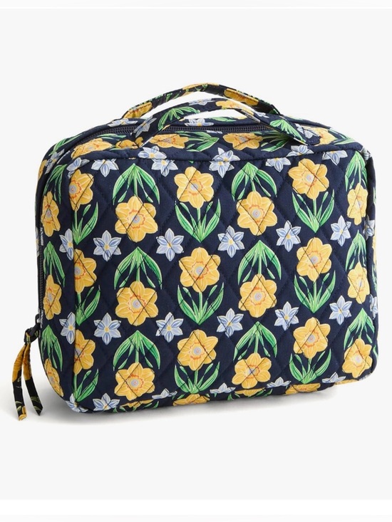 Vera Bradley Handbags - Vera Bradley Daffodils Hanging Travel Organizer